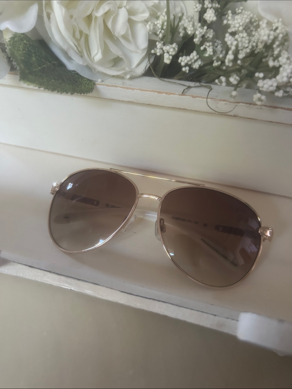 NWOT Gold Frame Brown Gradient Aviator Sunglasses - Women Accessories